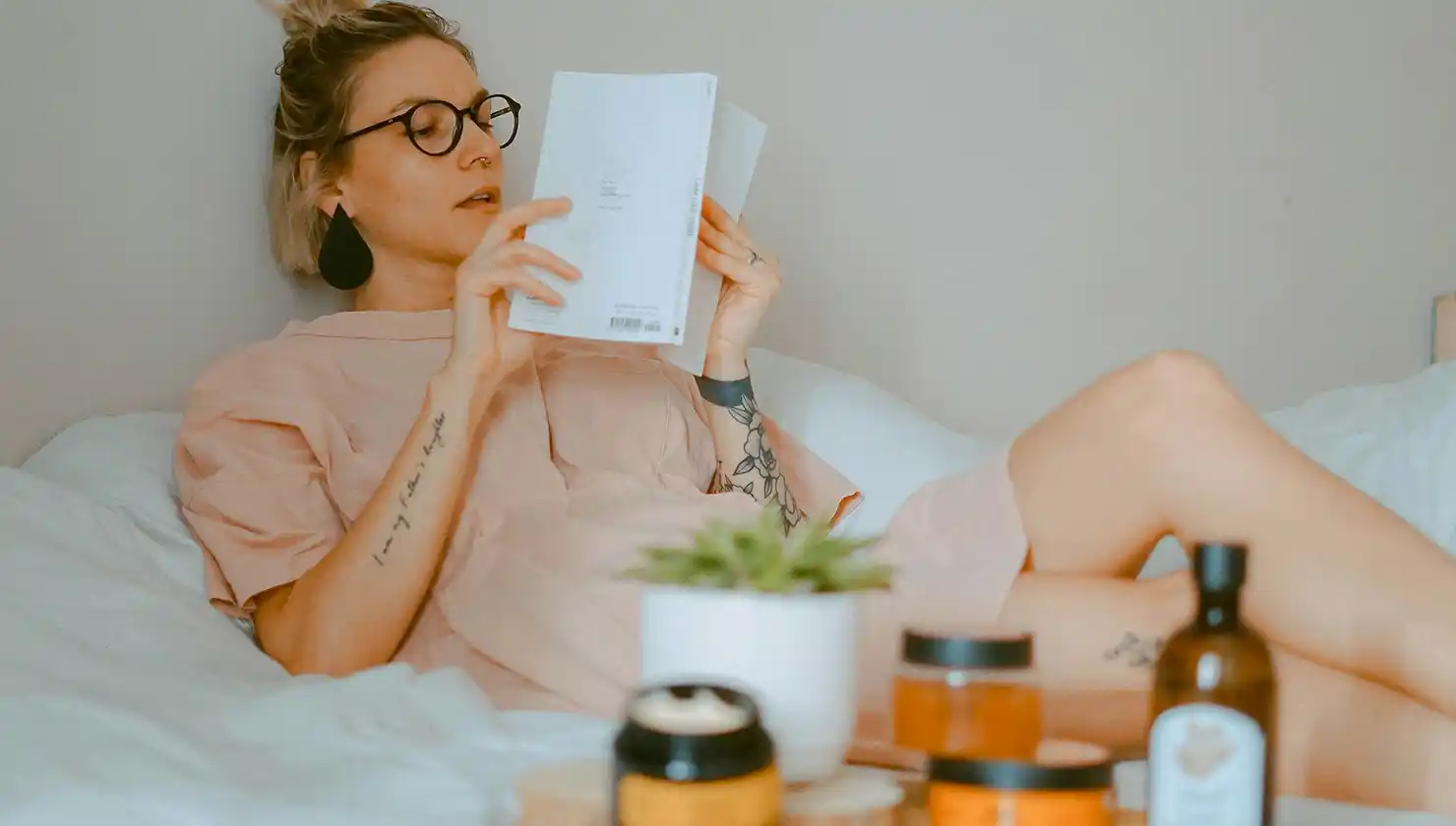 Potential tummy tuck patient in recovery without drains